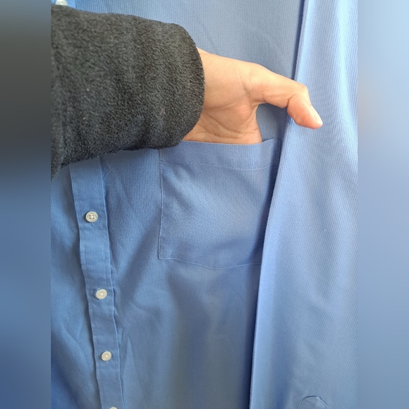 Mens Van Heusen Regular Fit Blue Button Down Dress Shirt - Picture 2 of 9